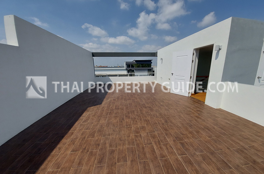 Townhouse in Lat Phrao 